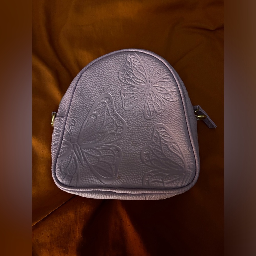 Butterfly pouch